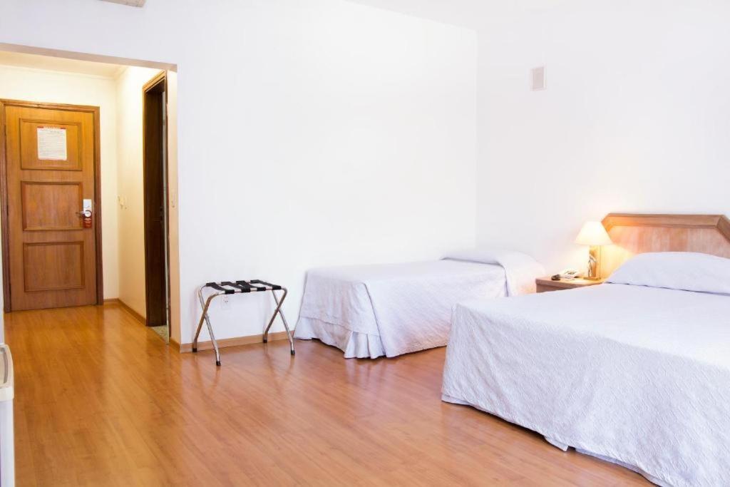 Paradies Hotel Express Жаріну Екстер'єр фото