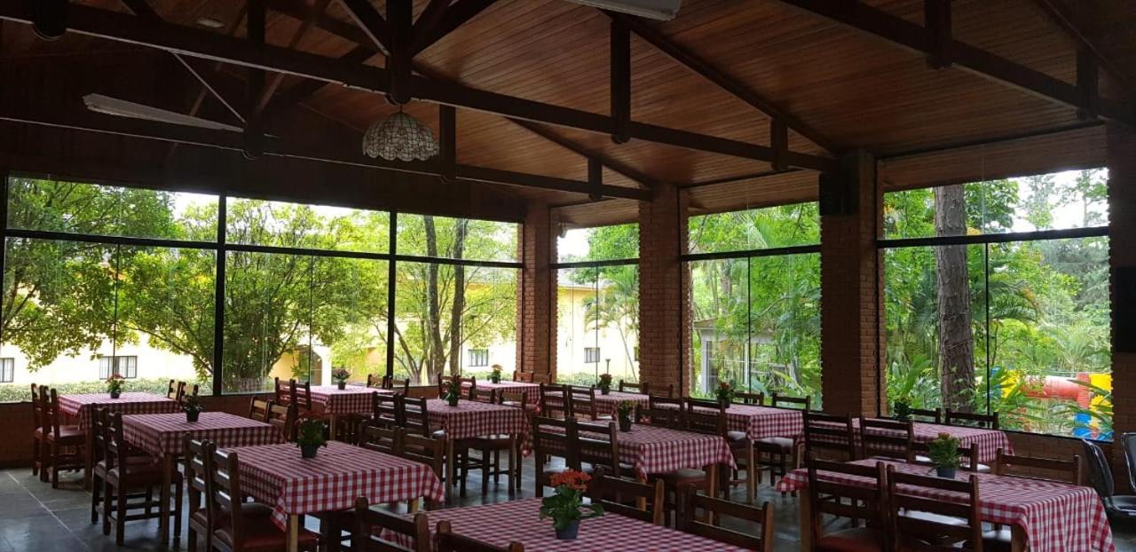 Paradies Hotel Express Жаріну Екстер'єр фото