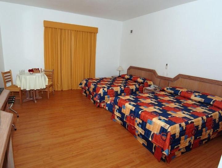 Paradies Hotel Express Жаріну Екстер'єр фото